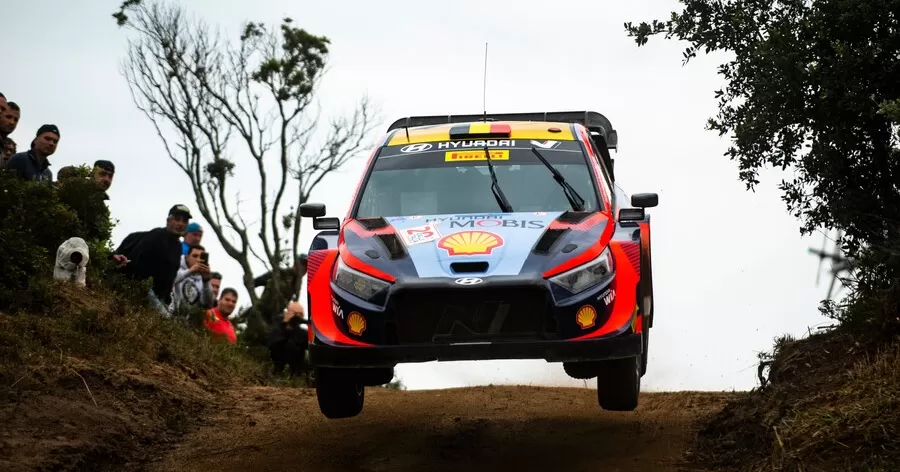 Neuville nyerte a Szardínia Rallyt